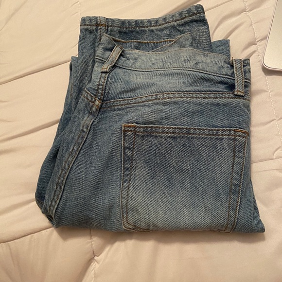 BRANDY MELVILLE COLLECTION - Picture 2 of 5